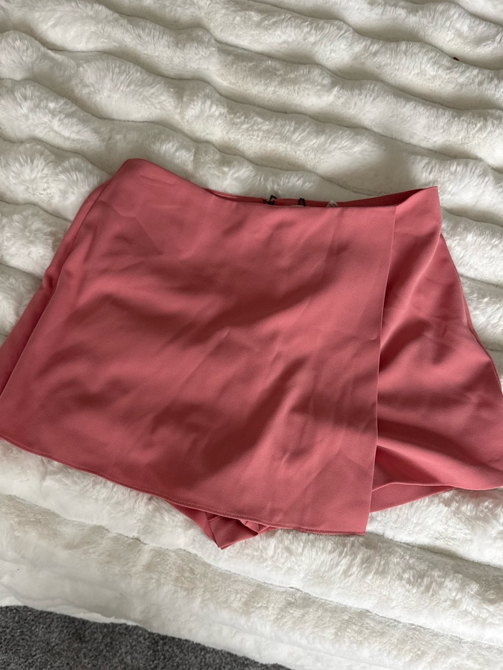 ALICE AND OLIVIA Women's Coral Pink Wrap-Front Shorts